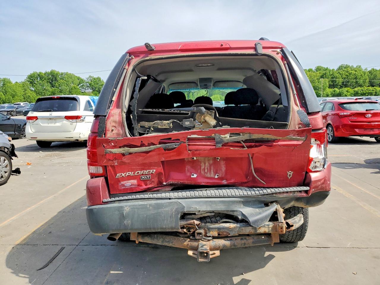 2003 Ford Explorer Xlt Red vin: 1FMZU73W83UA83836