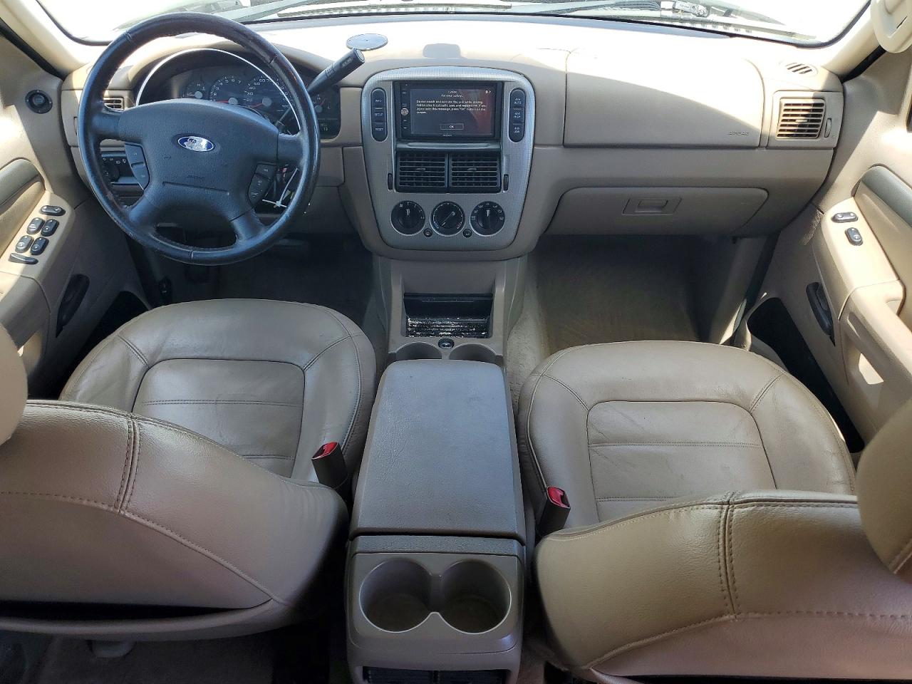2005 Ford Explorer Xlt White vin: 1FMZU73W85UB03750