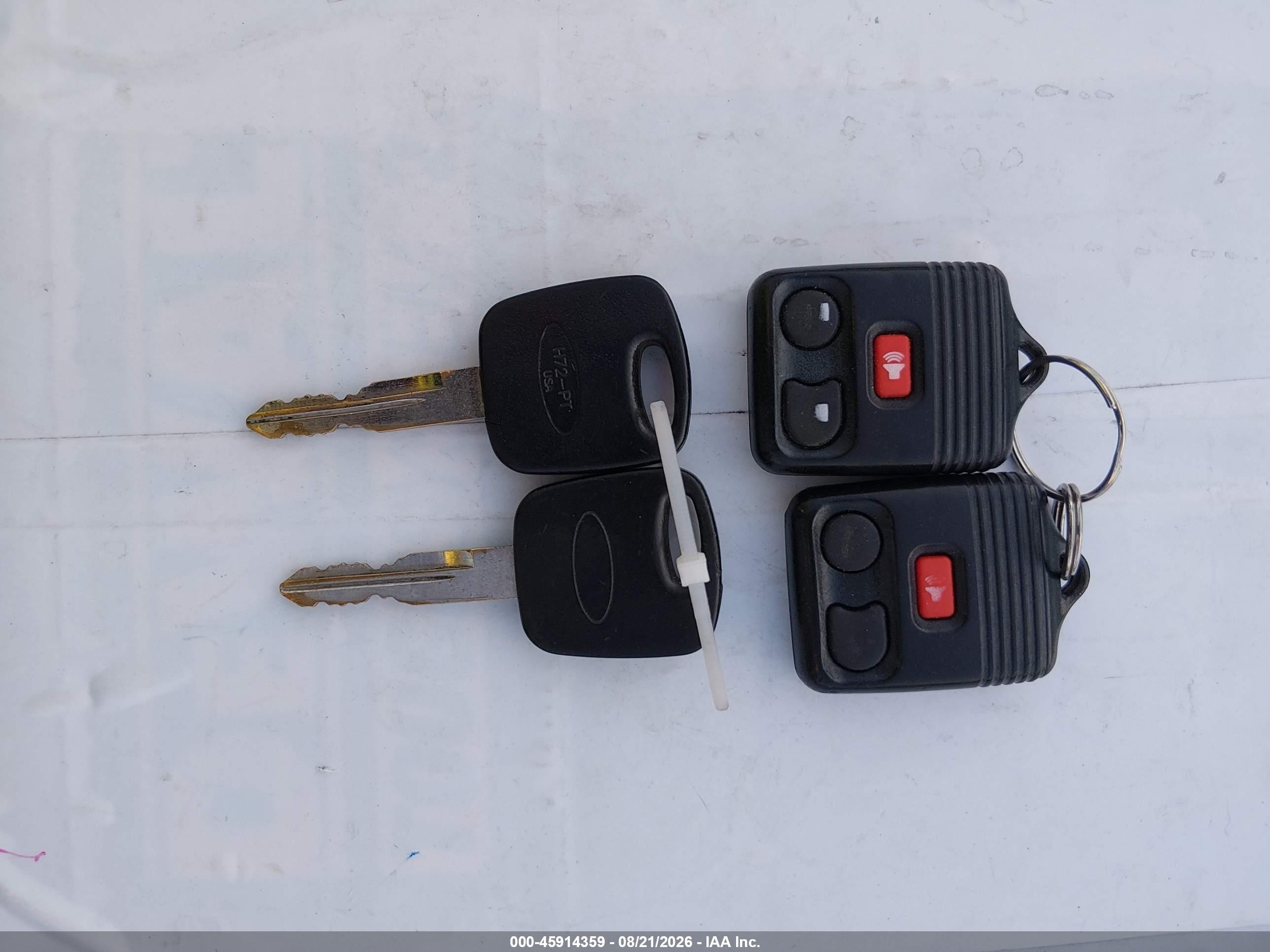 2000 Ford Explorer Xlt Красный vin: 1FMZU73X0YUA80722