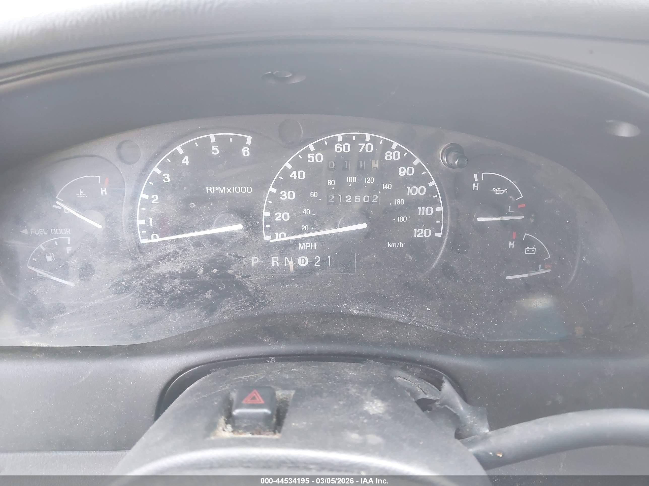 2000 Ford Explorer Xlt Gold vin: 1FMZU73X2YUB38829