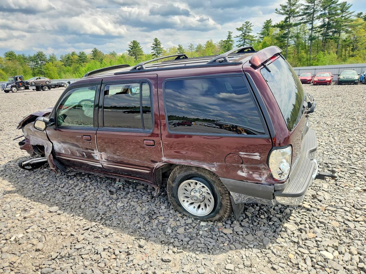2000 Ford Explorer Xlt Burgundy vin: 1FMZU73X2YZB24755