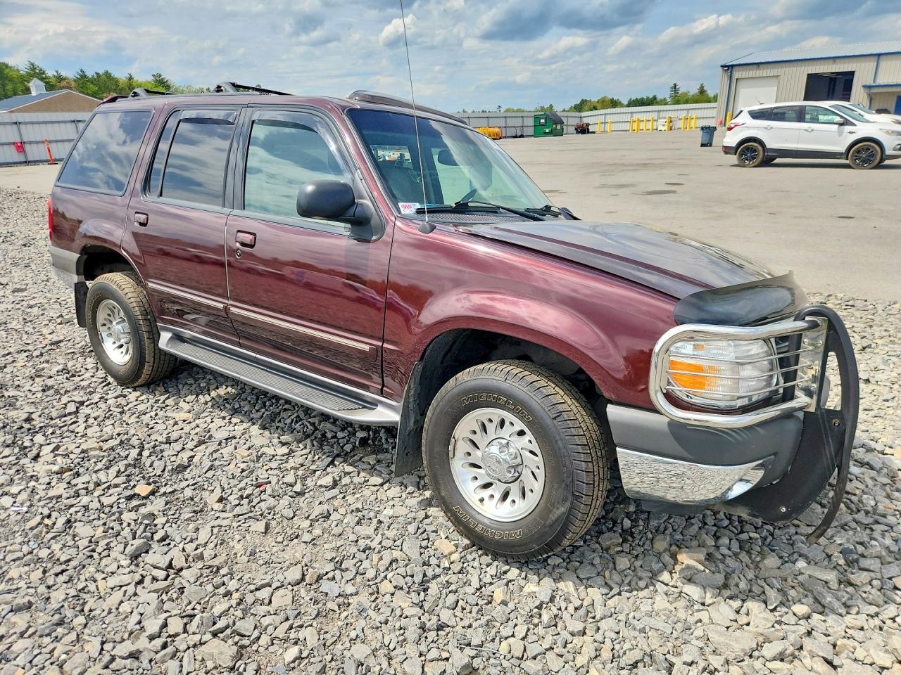 2000 Ford Explorer Xlt Burgundy vin: 1FMZU73X2YZB24755