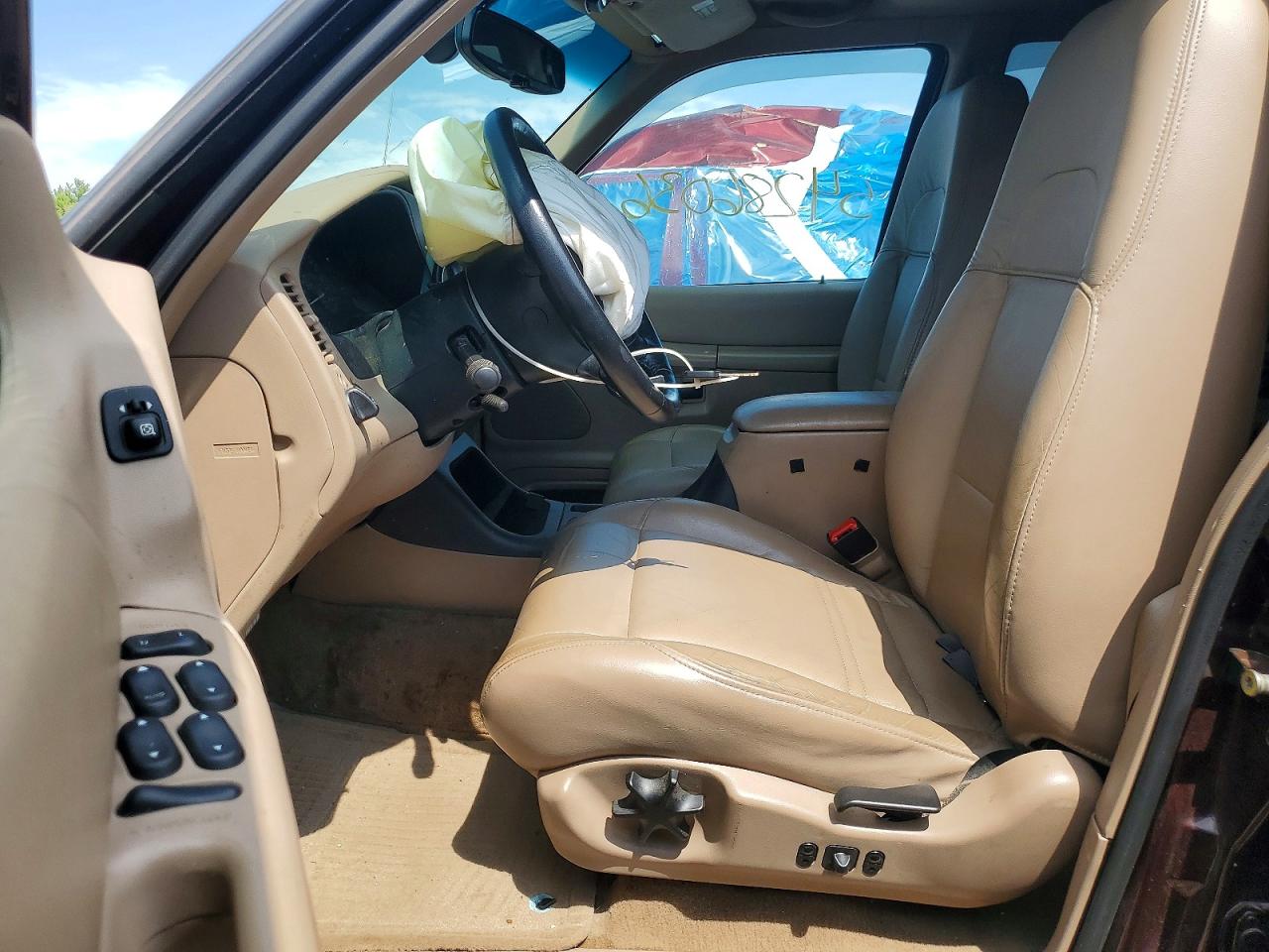 2000 Ford Explorer Xlt Burgundy vin: 1FMZU73X2YZB24755