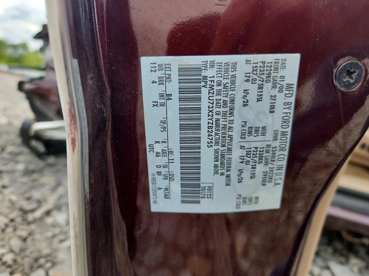 2000 Ford Explorer Xlt Burgundy vin: 1FMZU73X2YZB24755