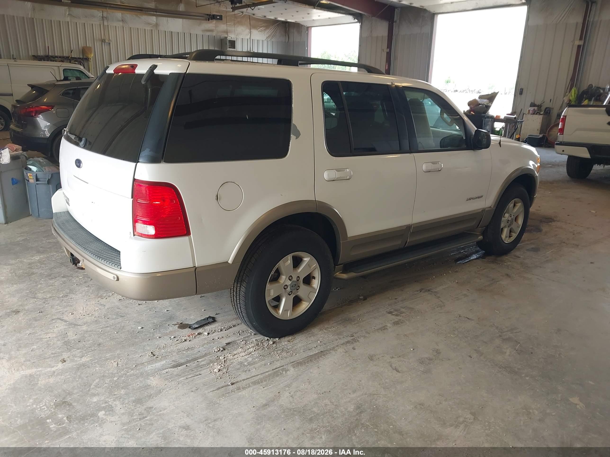 2004 Ford Explorer Eddie Bauer White vin: 1FMZU74E14UB88368