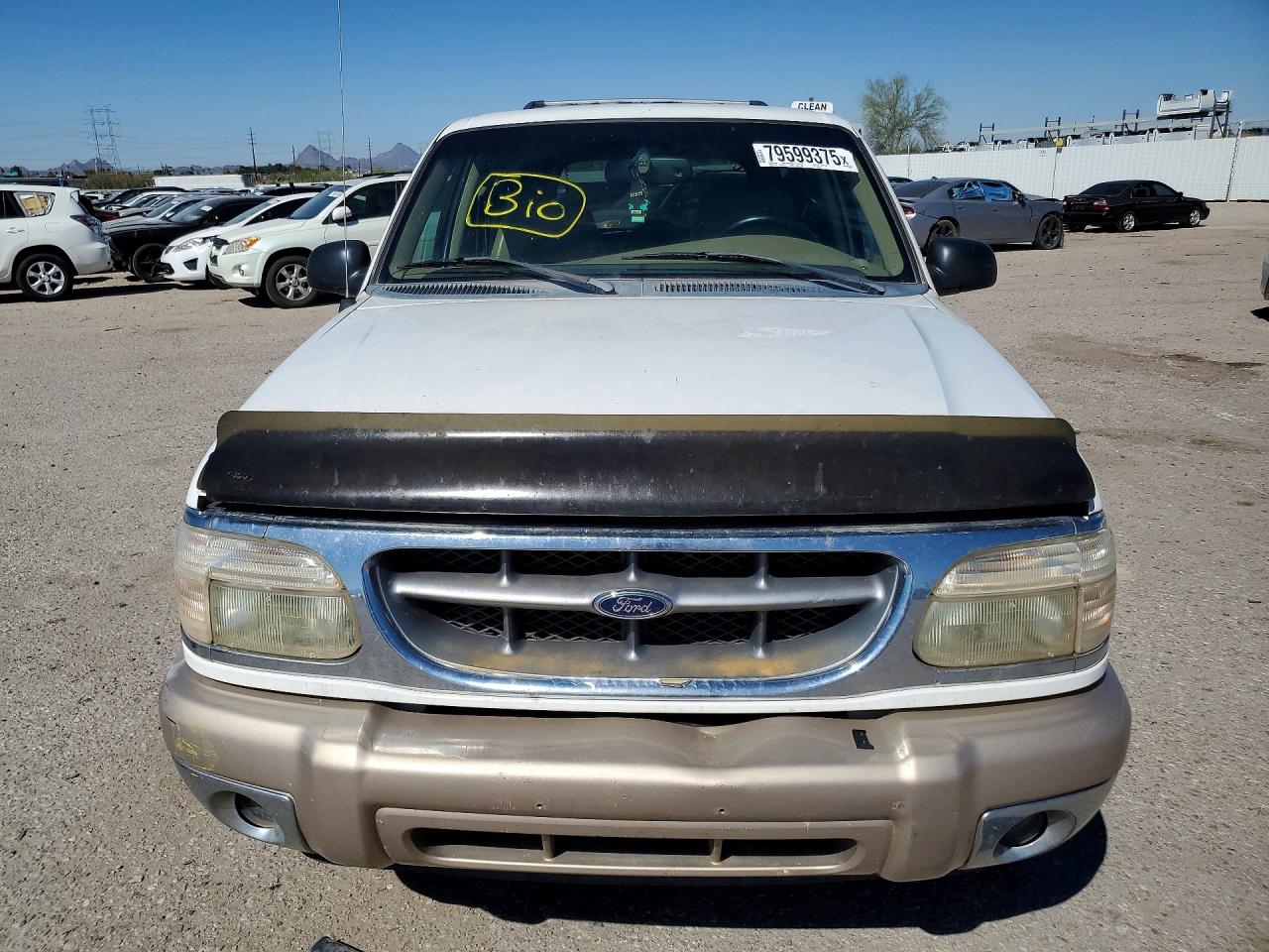 2000 Ford Explorer Eddie Bauer White vin: 1FMZU74E1YZB74155