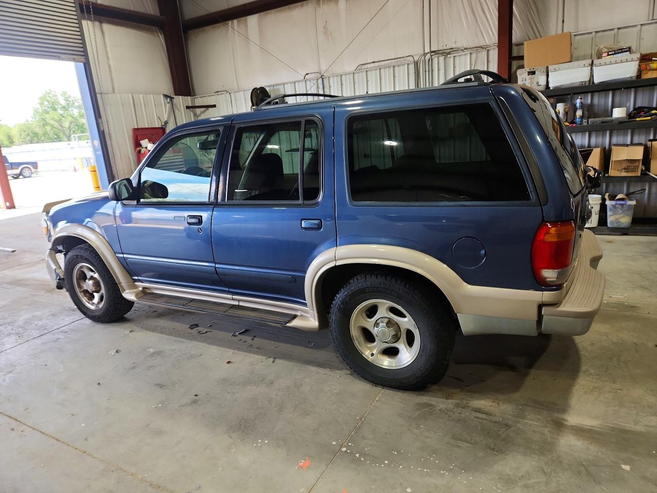 2000 Ford Explorer Eddie Bauer Blue vin: 1FMZU74E3YZC20908