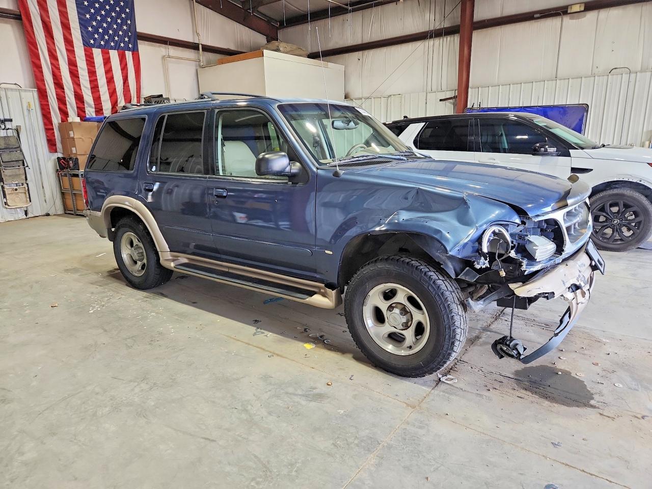 2000 Ford Explorer Eddie Bauer Blue vin: 1FMZU74E3YZC20908