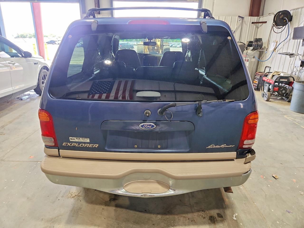 2000 Ford Explorer Eddie Bauer Blue vin: 1FMZU74E3YZC20908