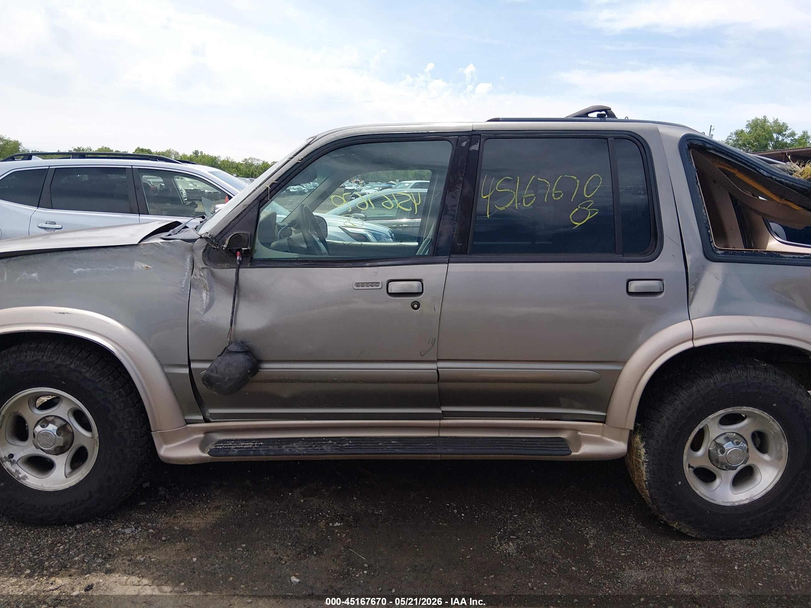 2000 Ford Explorer Eddie Bauer Green vin: 1FMZU74E9YZB35684