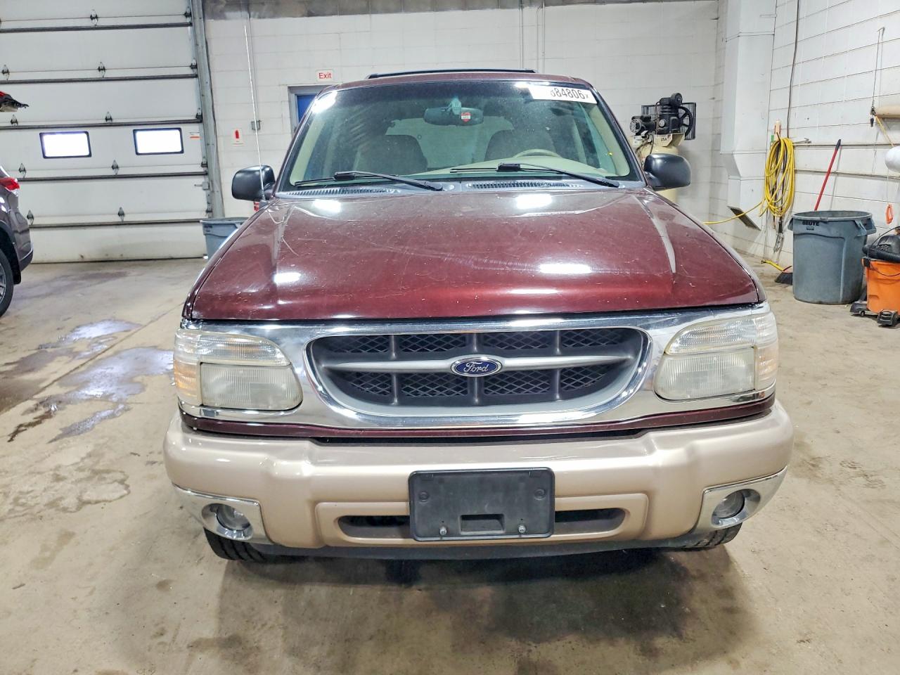 2000 Ford Explorer Eddie Bauer Темно-бордовый vin: 1FMZU74EXYZA88732