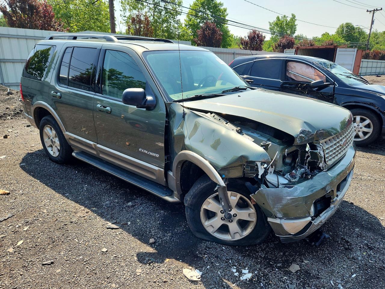2004 Ford Explorer Eddie Bauer Green vin: 1FMZU74K44UC04925
