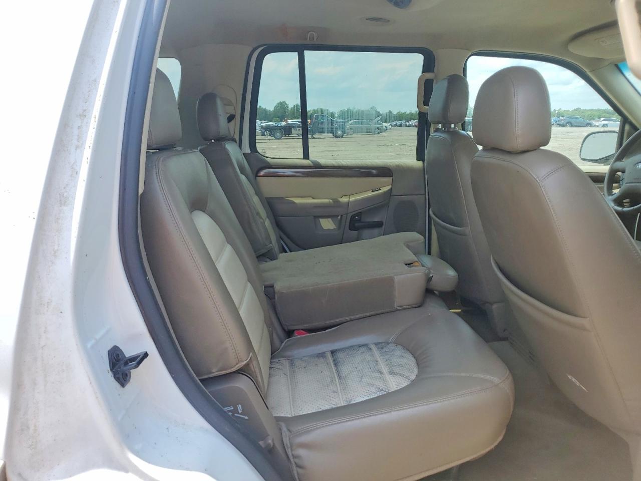 2003 Ford Explorer Eddie Bauer White vin: 1FMZU74K73UA90451