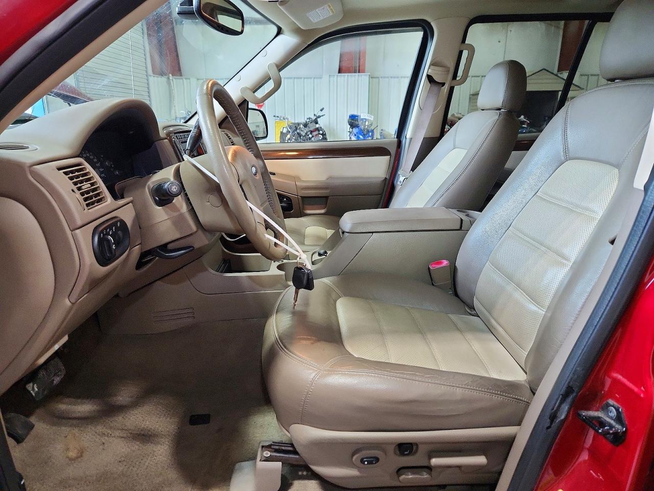 2005 Ford Explorer Eddie Bauer Red vin: 1FMZU74W45ZA47758