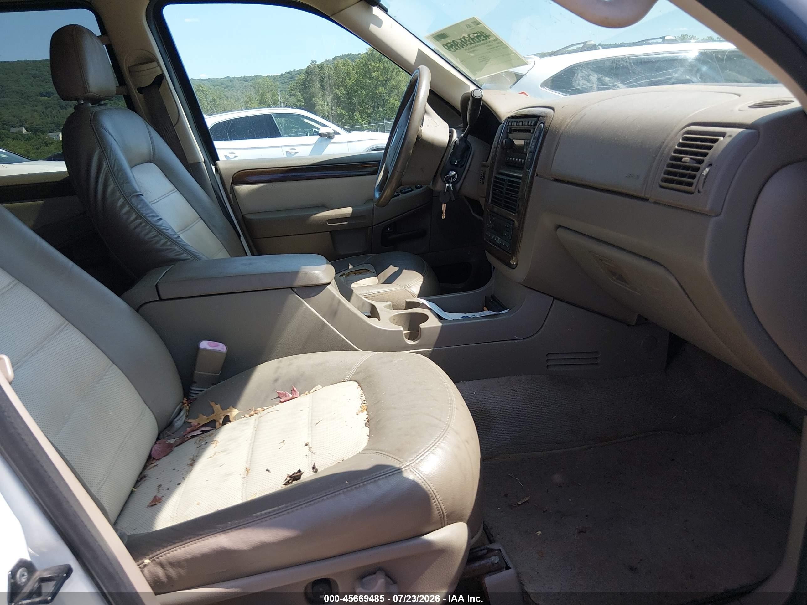 2004 Ford Explorer Eddie Bauer Белый vin: 1FMZU74W74UB78694