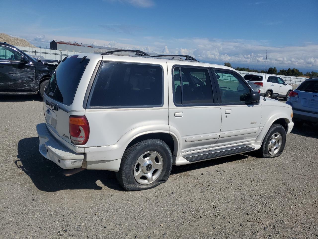 2001 Ford Explorer Limited Белый vin: 1FMZU75E01ZA54089