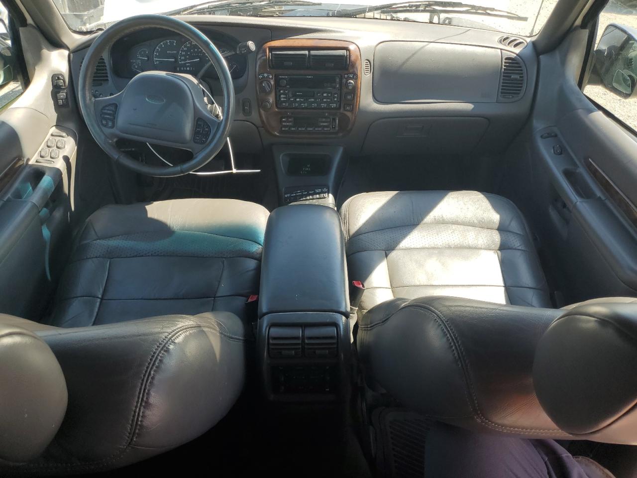 2001 Ford Explorer Limited Белый vin: 1FMZU75E01ZA54089