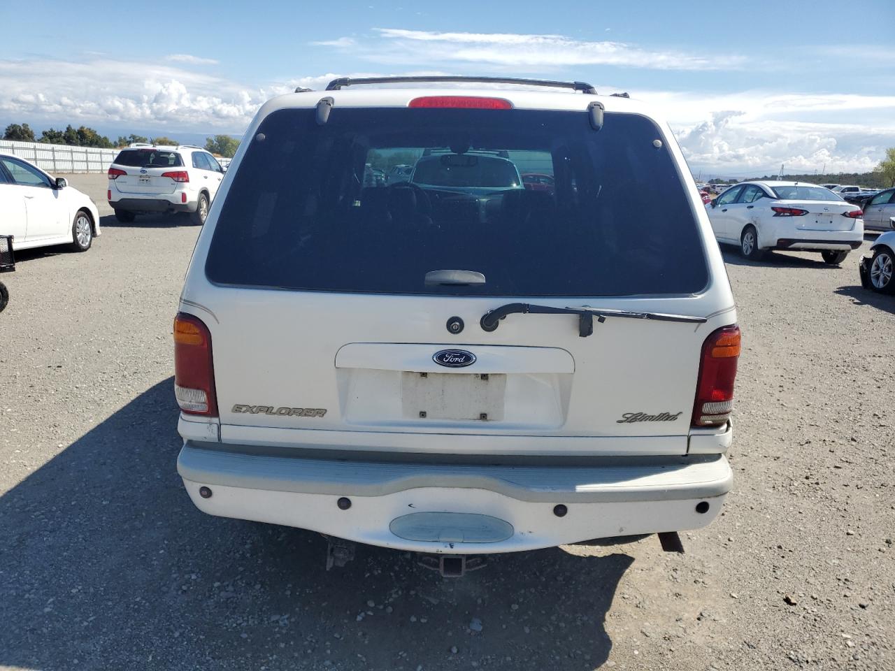 2001 Ford Explorer Limited Белый vin: 1FMZU75E01ZA54089