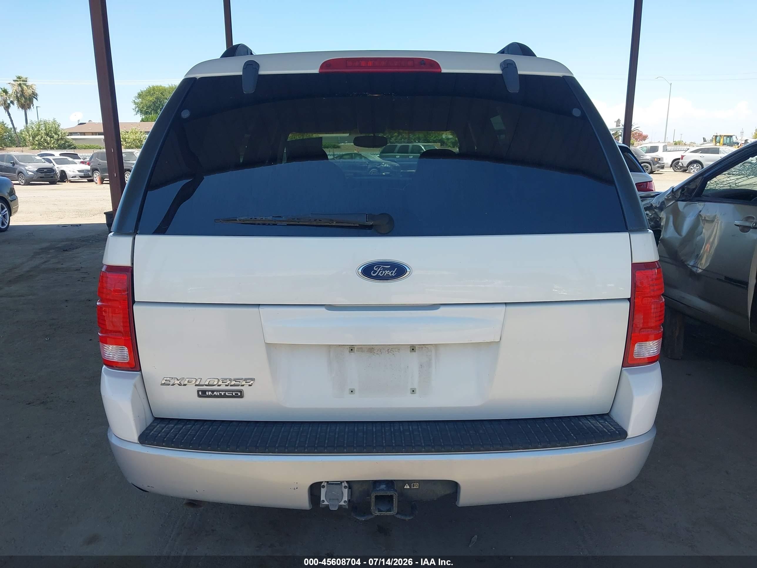 2002 Ford Explorer Limited White vin: 1FMZU75E02ZA45765
