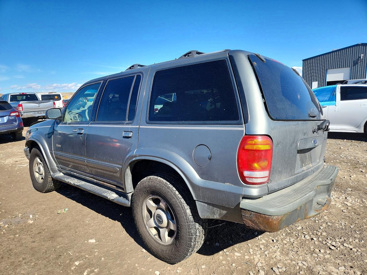 2000 Ford Explorer Limited Зеленый vin: 1FMZU75E4YZA03396