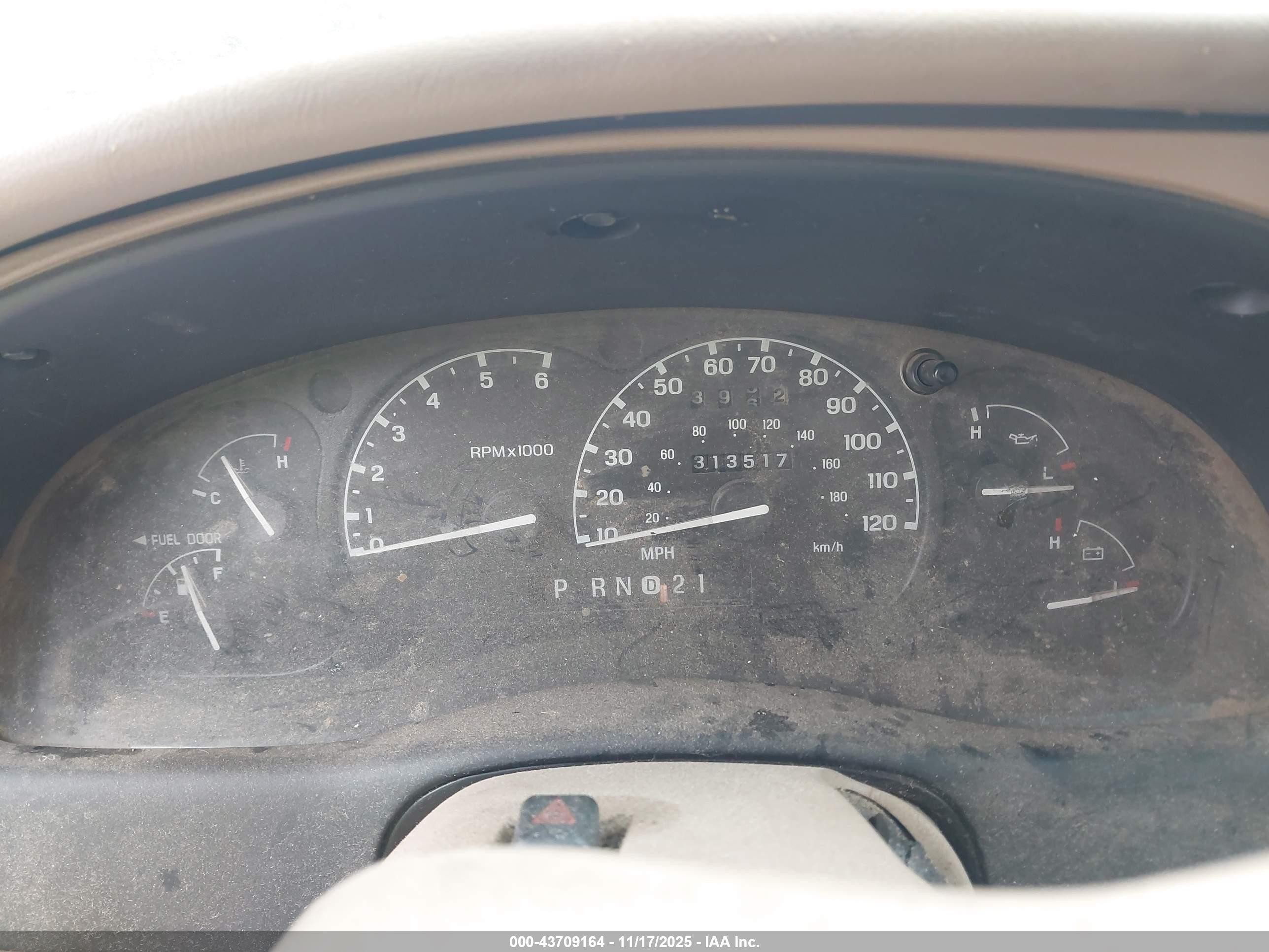 2000 Ford Explorer Limited White vin: 1FMZU75E5YZA69570