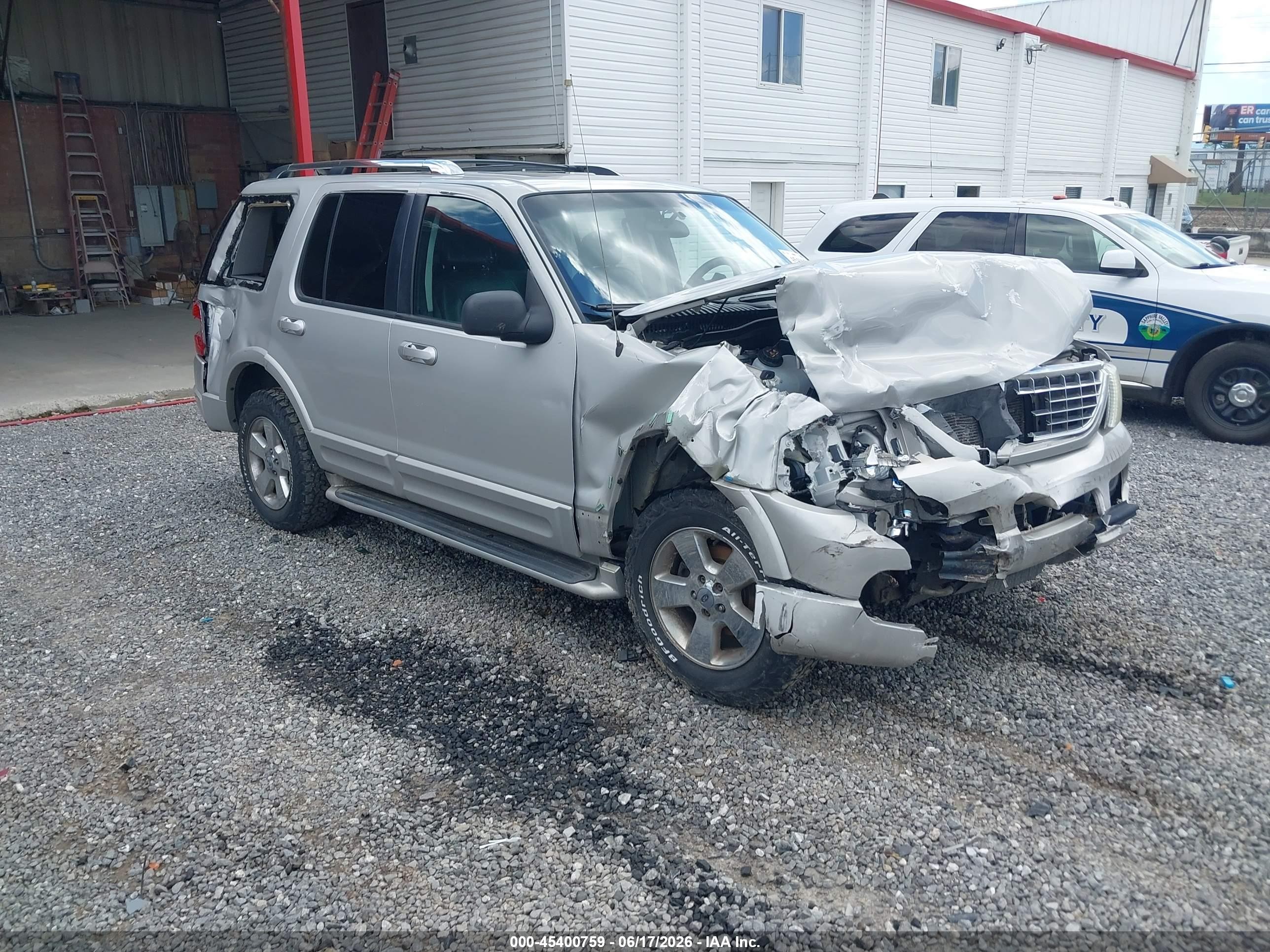 2003 Ford Explorer Limited Silver vin: 1FMZU75W93ZA01676