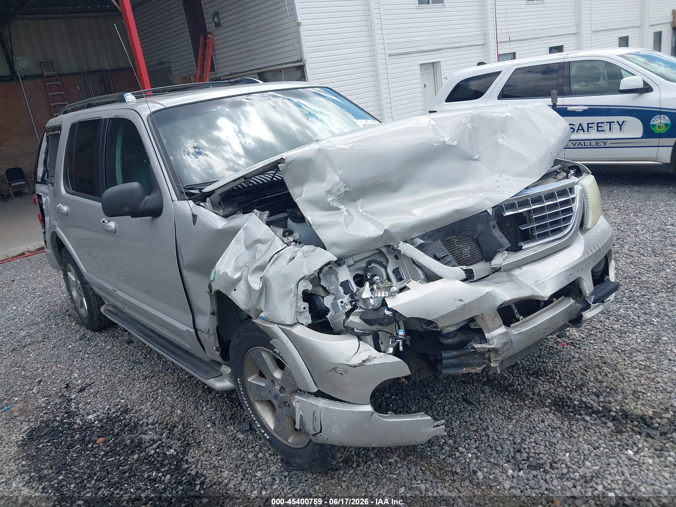 2003 Ford Explorer Limited Silver vin: 1FMZU75W93ZA01676