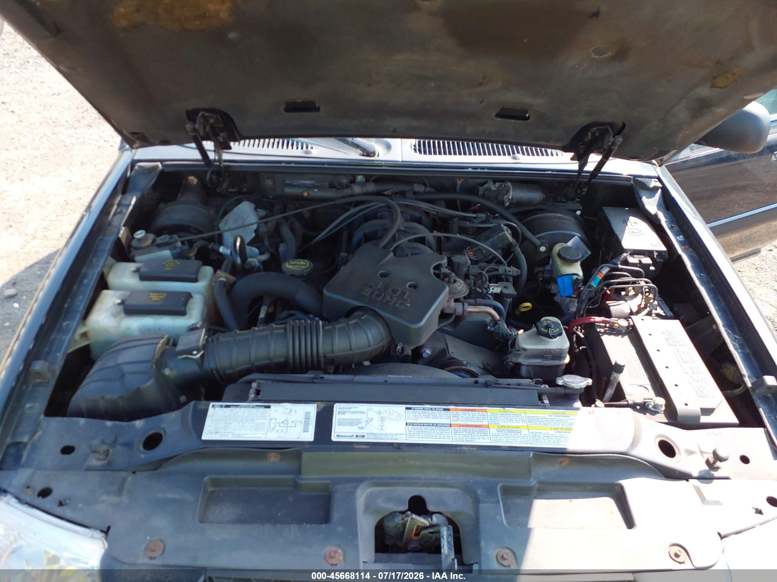 2001 Ford Explorer Sport Trac   Black vin: 1FMZU77E01UB37032