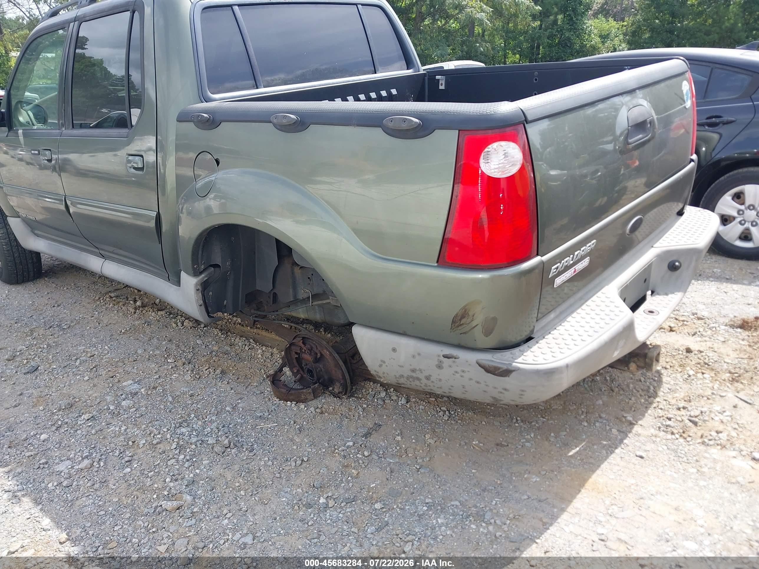 2002 Ford Explorer Sport Trac   Green vin: 1FMZU77E02UB66273