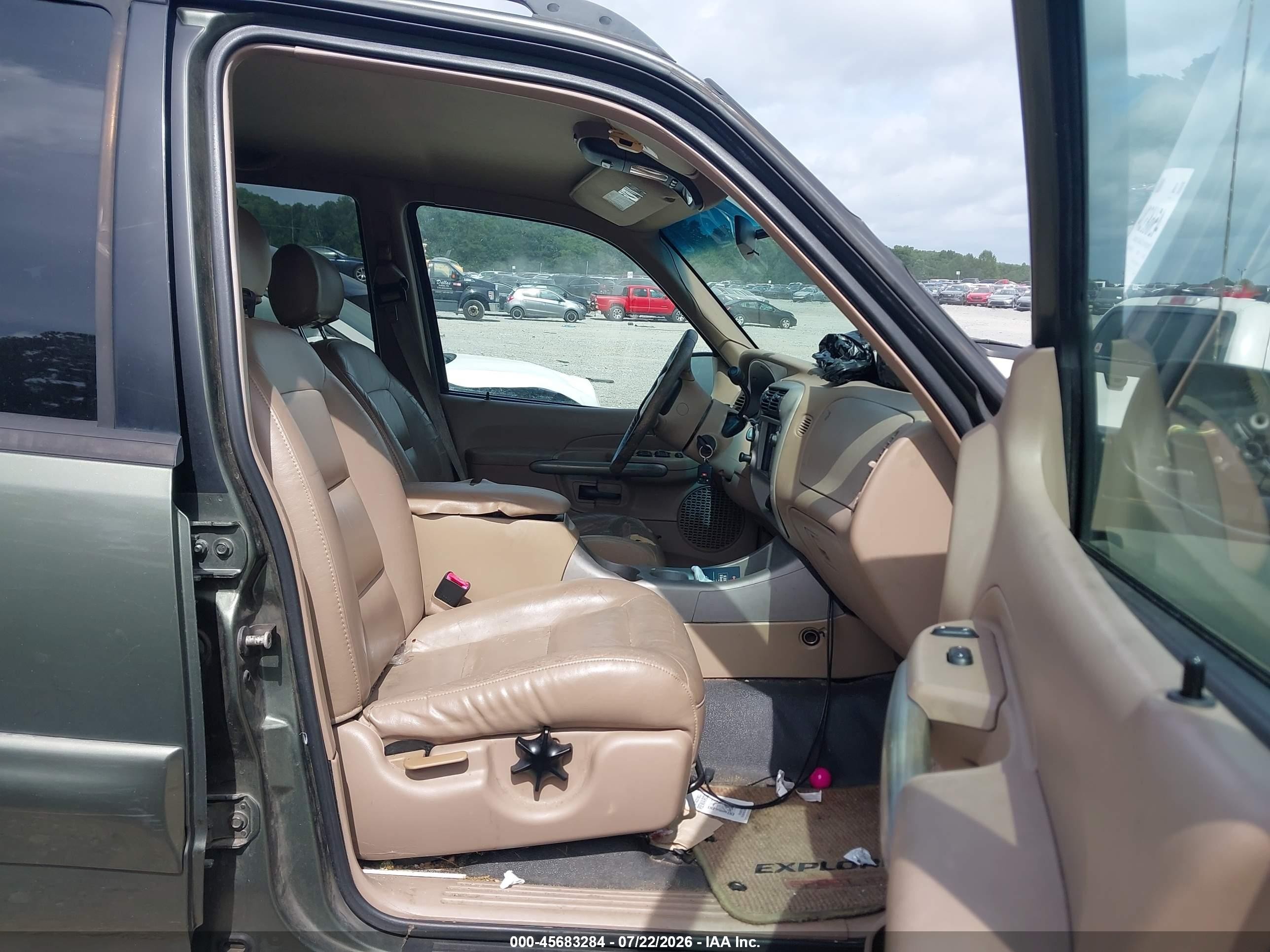 2002 Ford Explorer Sport Trac   Green vin: 1FMZU77E02UB66273
