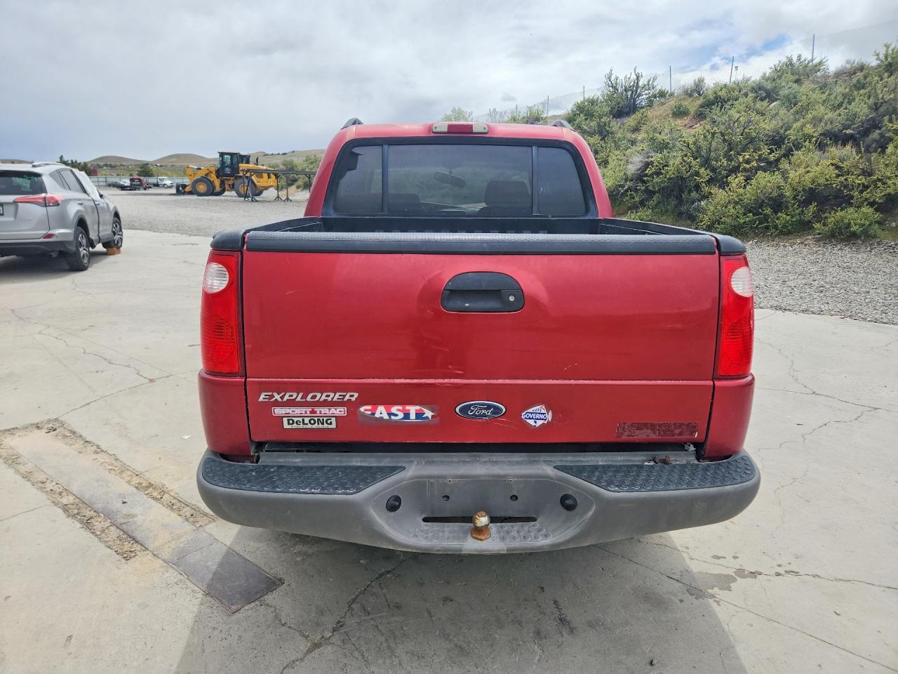 2002 Ford Explorer Sport Trac Red vin: 1FMZU77E02UC29808