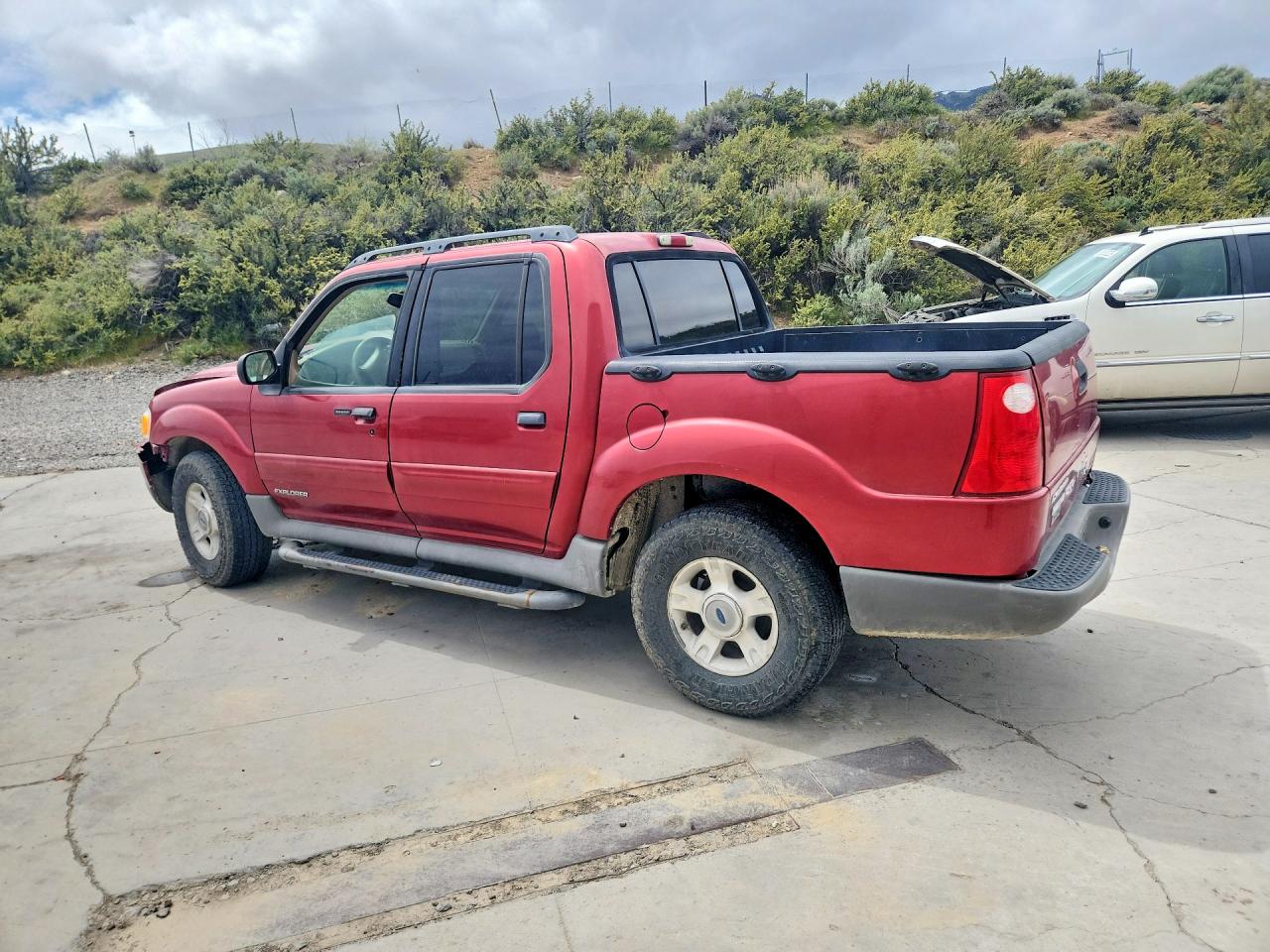 2002 Ford Explorer Sport Trac Red vin: 1FMZU77E02UC29808