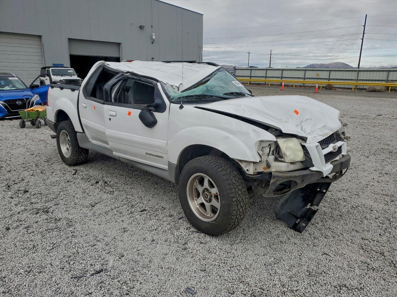 2002 Ford Explorer Sport Trac White vin: 1FMZU77E02UC38136