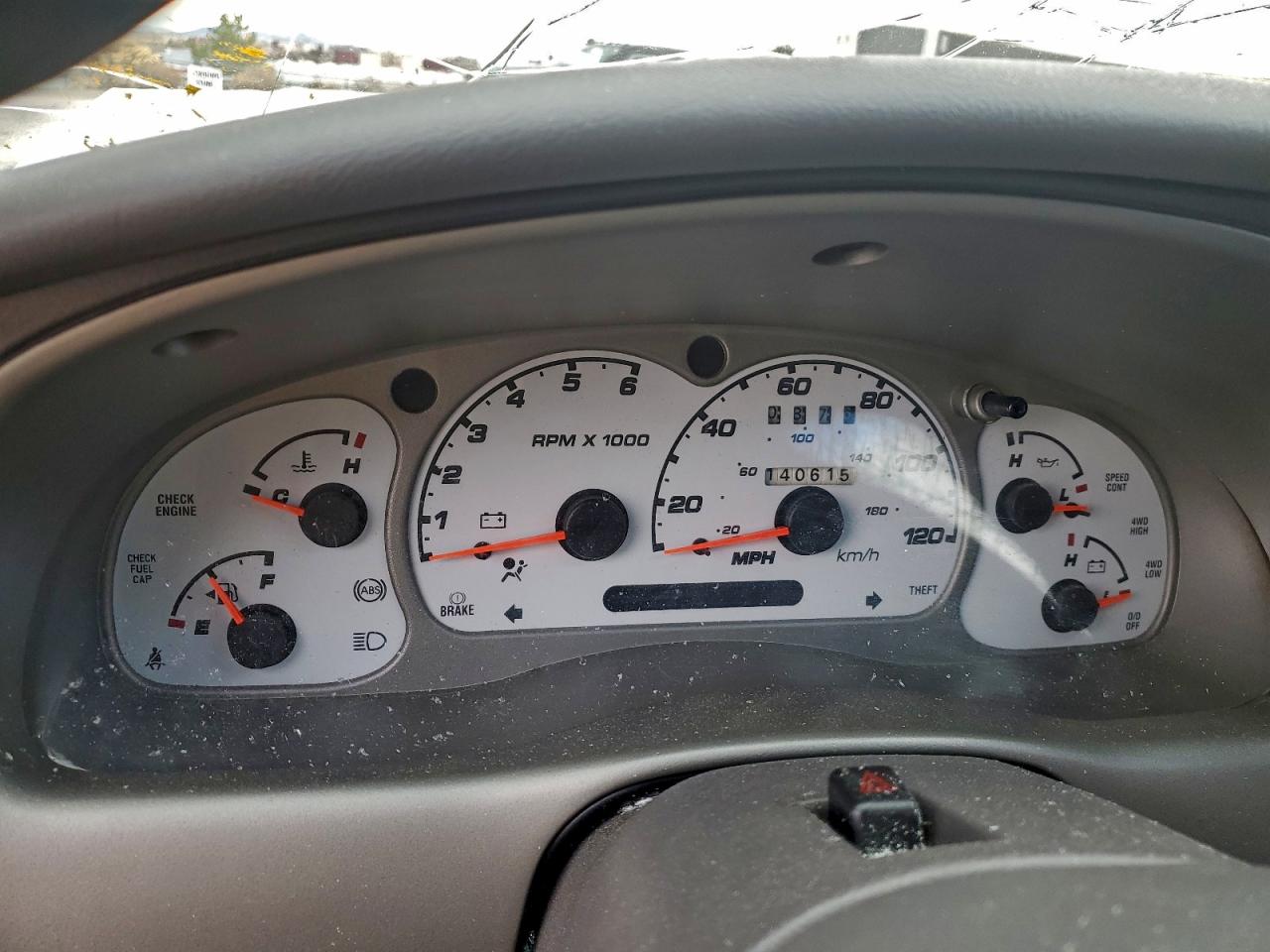 2002 Ford Explorer Sport Trac White vin: 1FMZU77E02UC38136