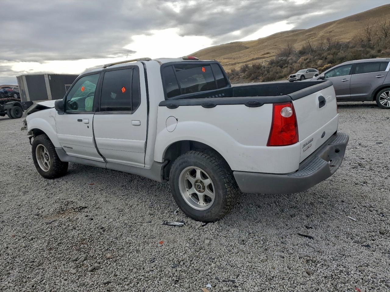 2002 Ford Explorer Sport Trac White vin: 1FMZU77E02UC38136
