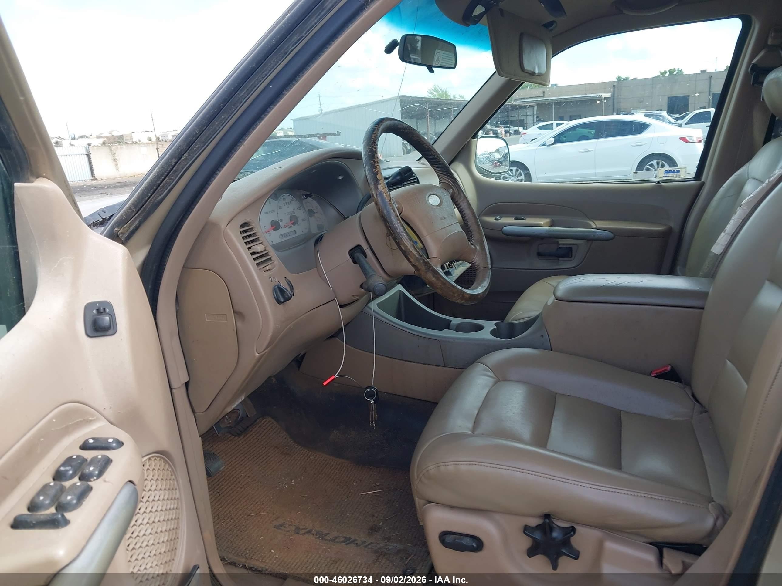 2002 Ford Explorer Sport Trac   Tan vin: 1FMZU77E12UB55413