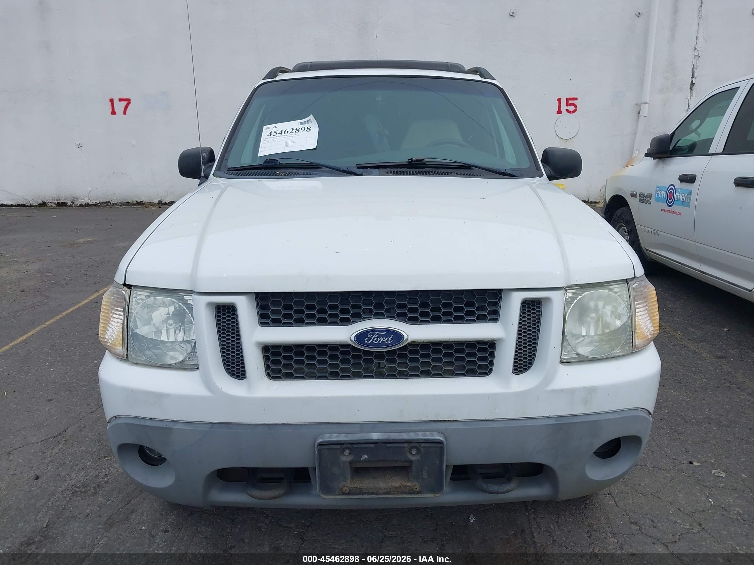 2002 Ford Explorer Sport Trac   Белый vin: 1FMZU77E12UD53652