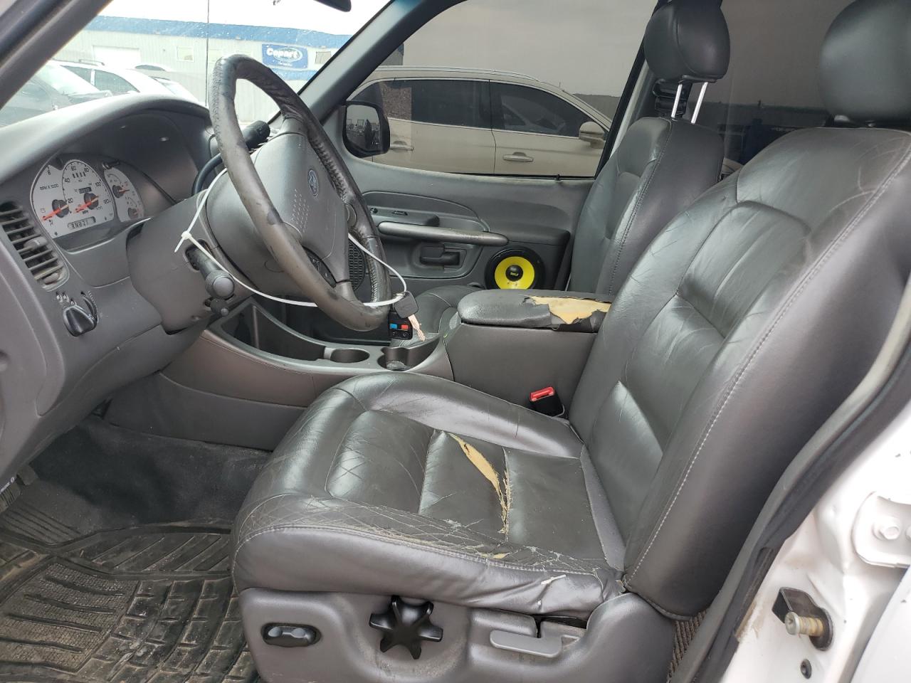 2001 Ford Explorer Sport Trac Белый vin: 1FMZU77E21UA06975