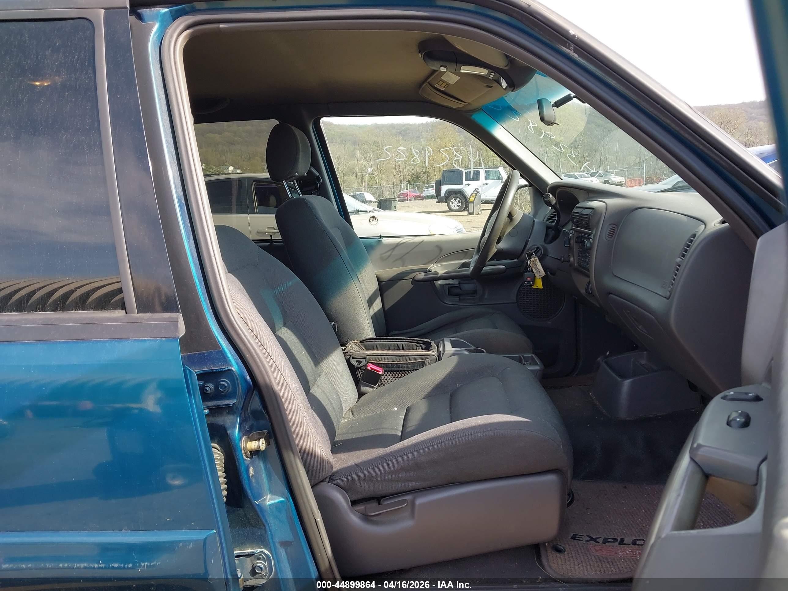 2001 Ford Explorer Sport Trac   Бирюзовый vin: 1FMZU77E21UA76864