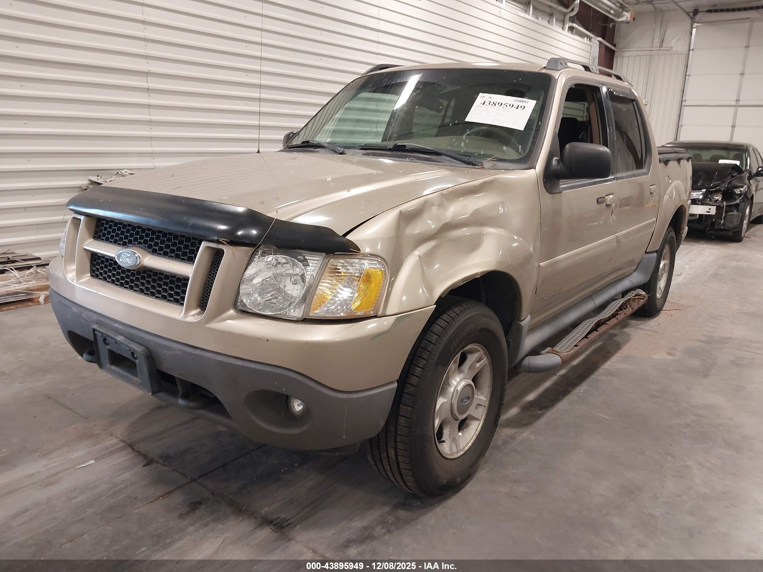 2002 Ford Explorer Sport Trac   Gold vin: 1FMZU77E32UB83567