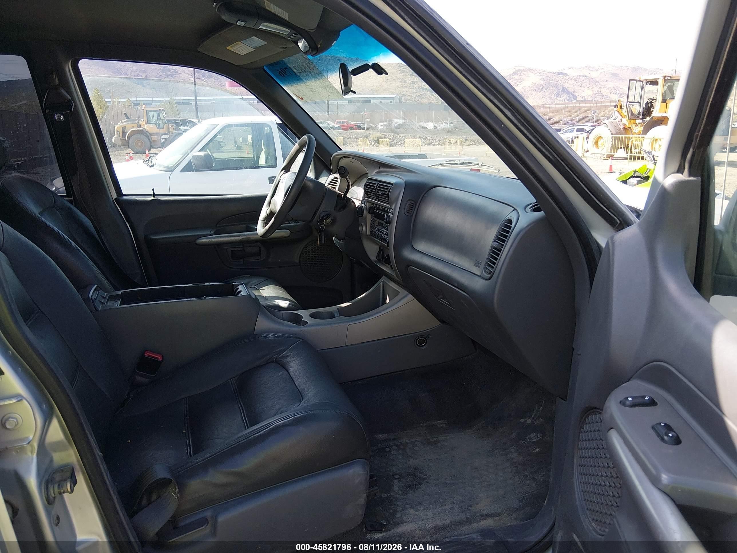 2002 Ford Explorer Sport Trac   Silver vin: 1FMZU77E42UB40405