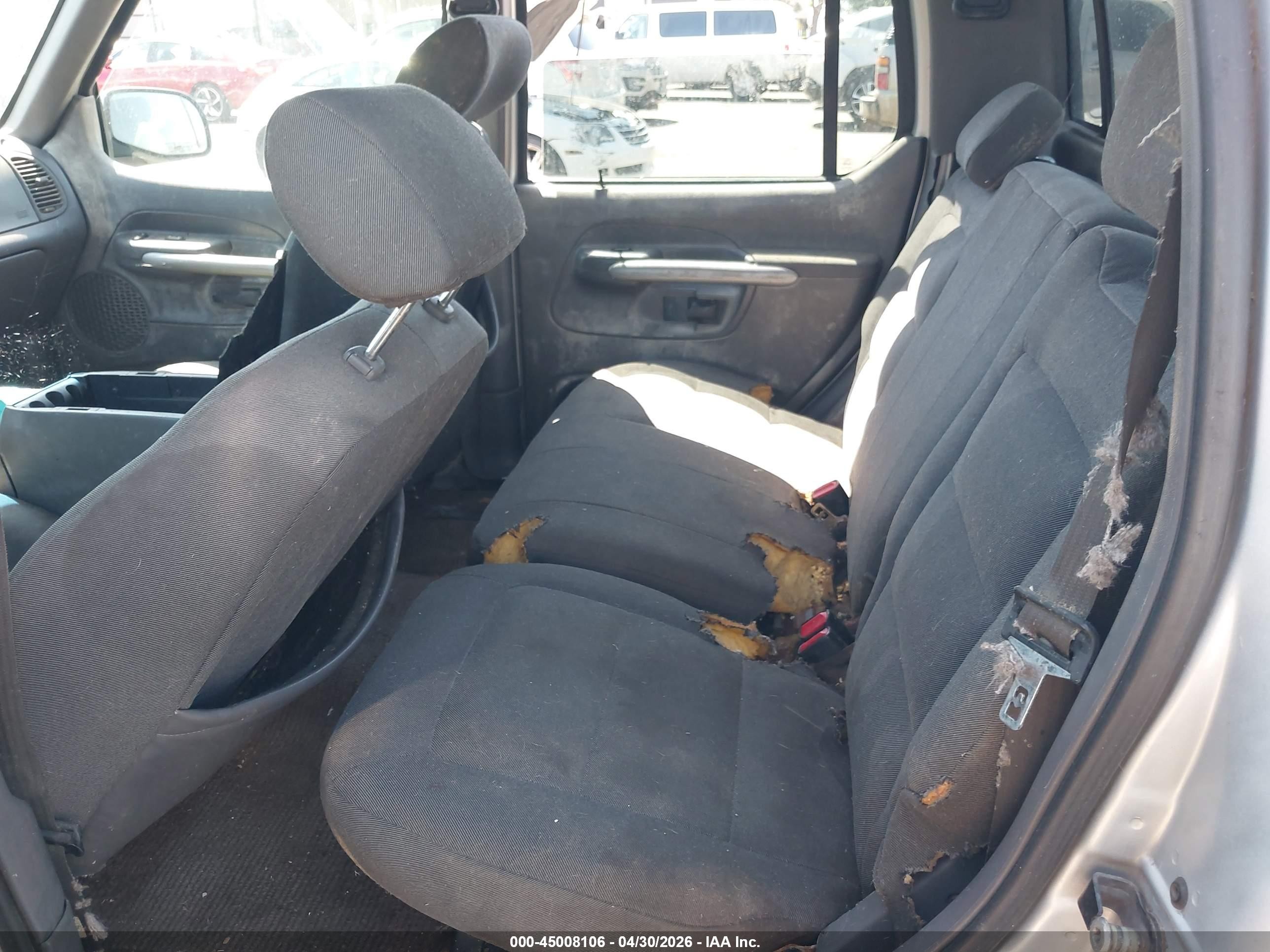 2002 Ford Explorer Sport Trac   Silver vin: 1FMZU77E52UA97323