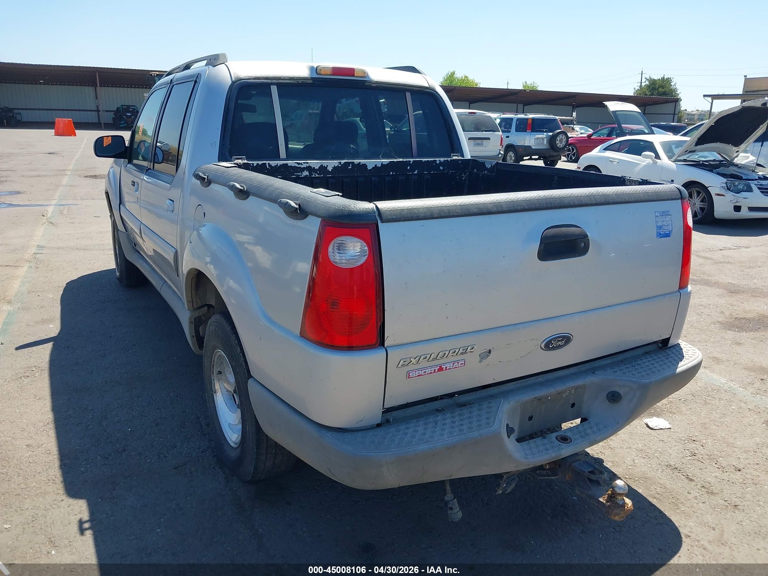 2002 Ford Explorer Sport Trac   Silver vin: 1FMZU77E52UA97323