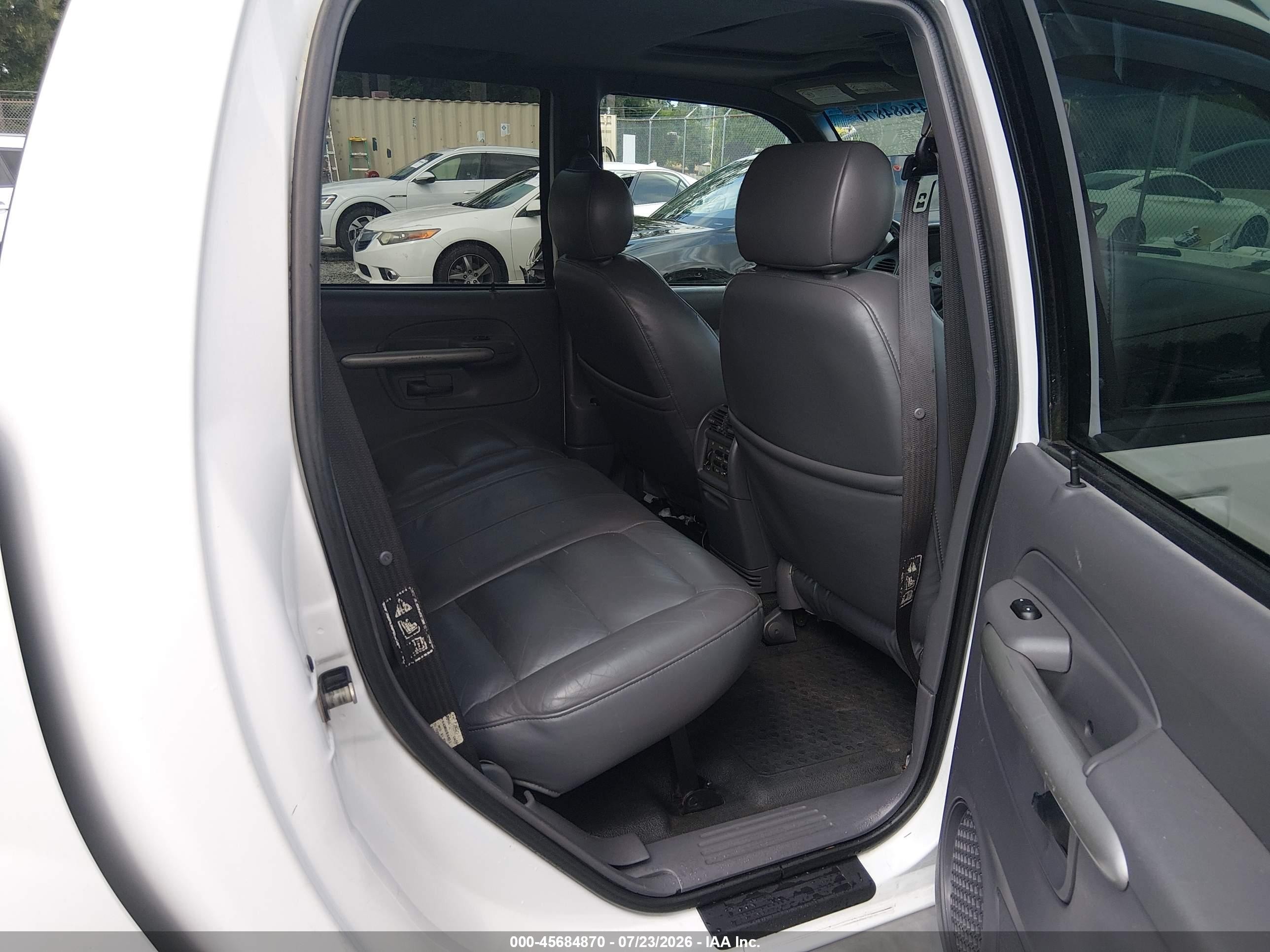 2002 Ford Explorer Sport Trac White vin: 1FMZU77E52UD52438