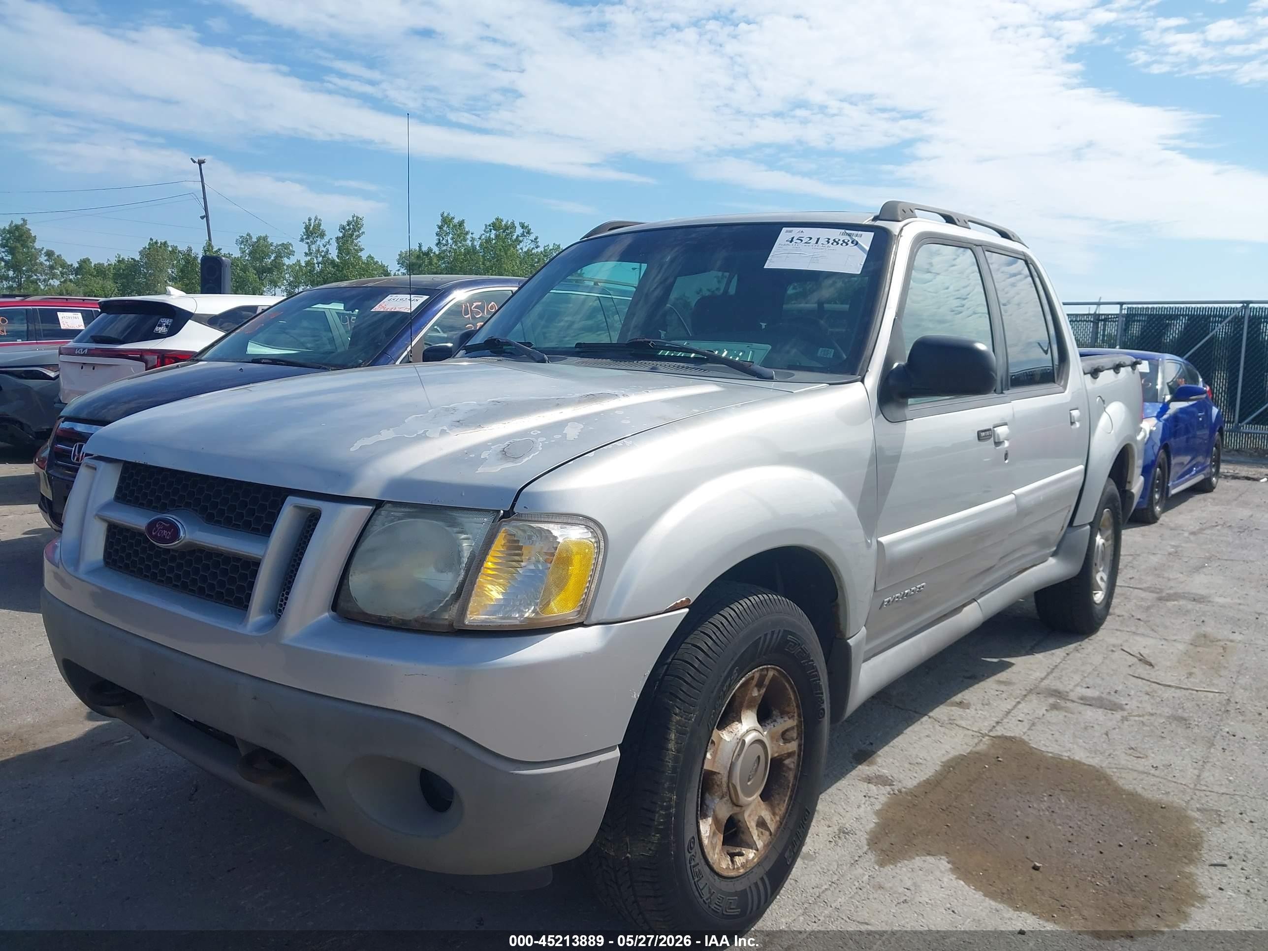 2001 Ford Explorer Sport Trac   Silver vin: 1FMZU77E61UB85120