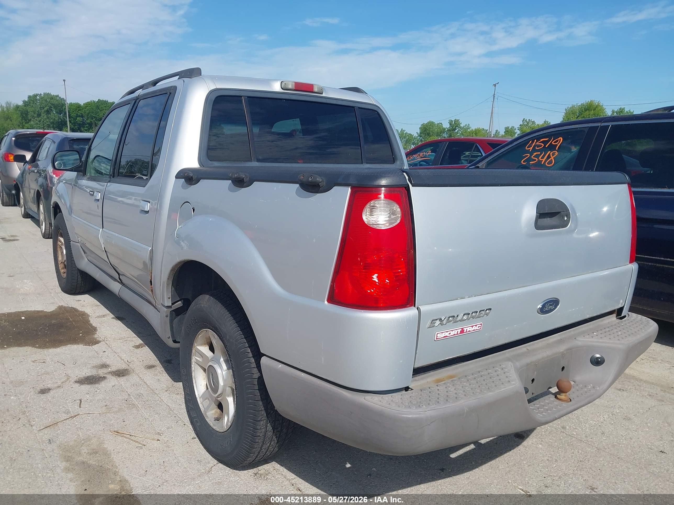 2001 Ford Explorer Sport Trac   Silver vin: 1FMZU77E61UB85120
