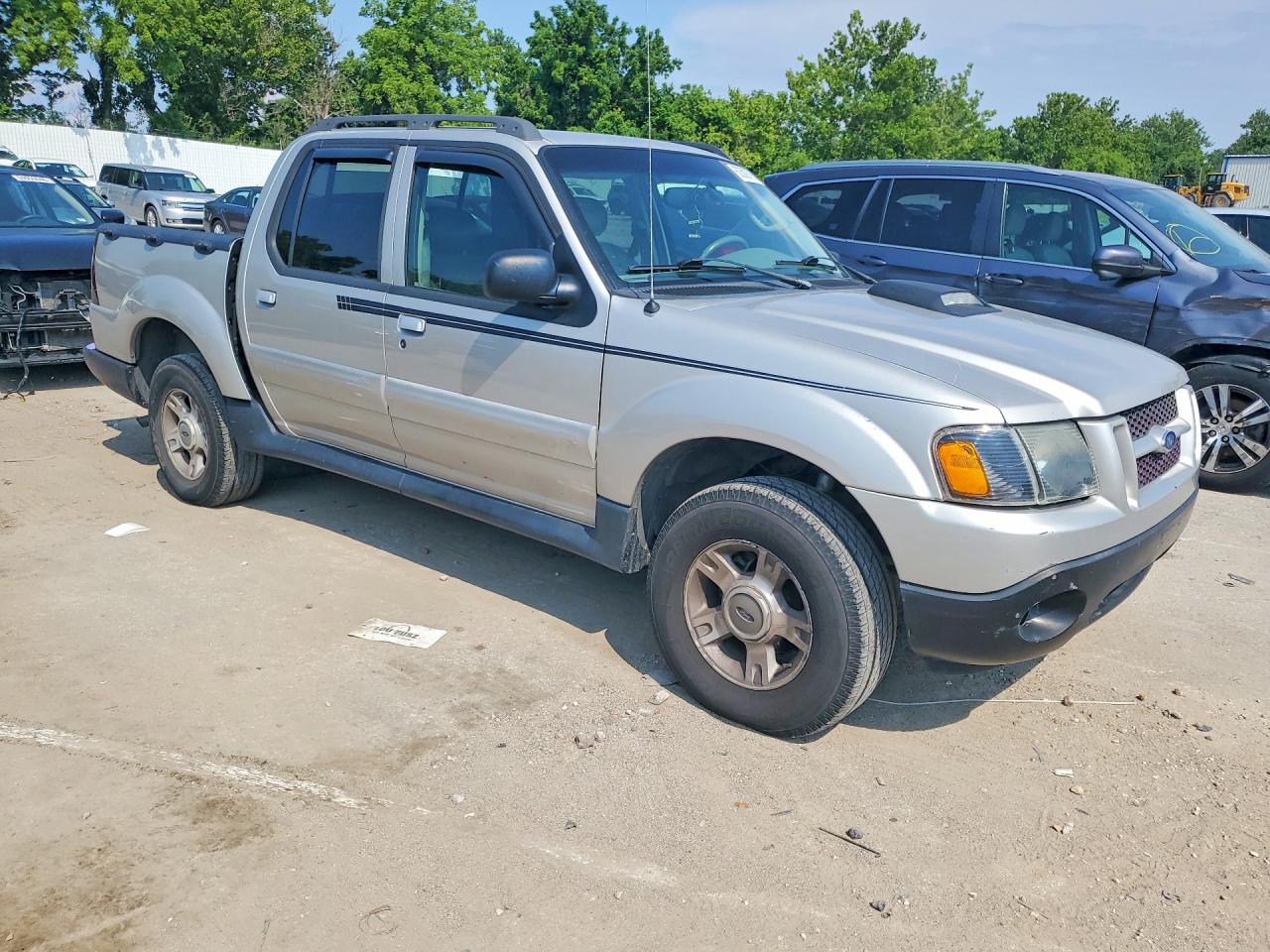 2003 Ford Explorer Sport Trac Серебряный vin: 1FMZU77E63UB66358