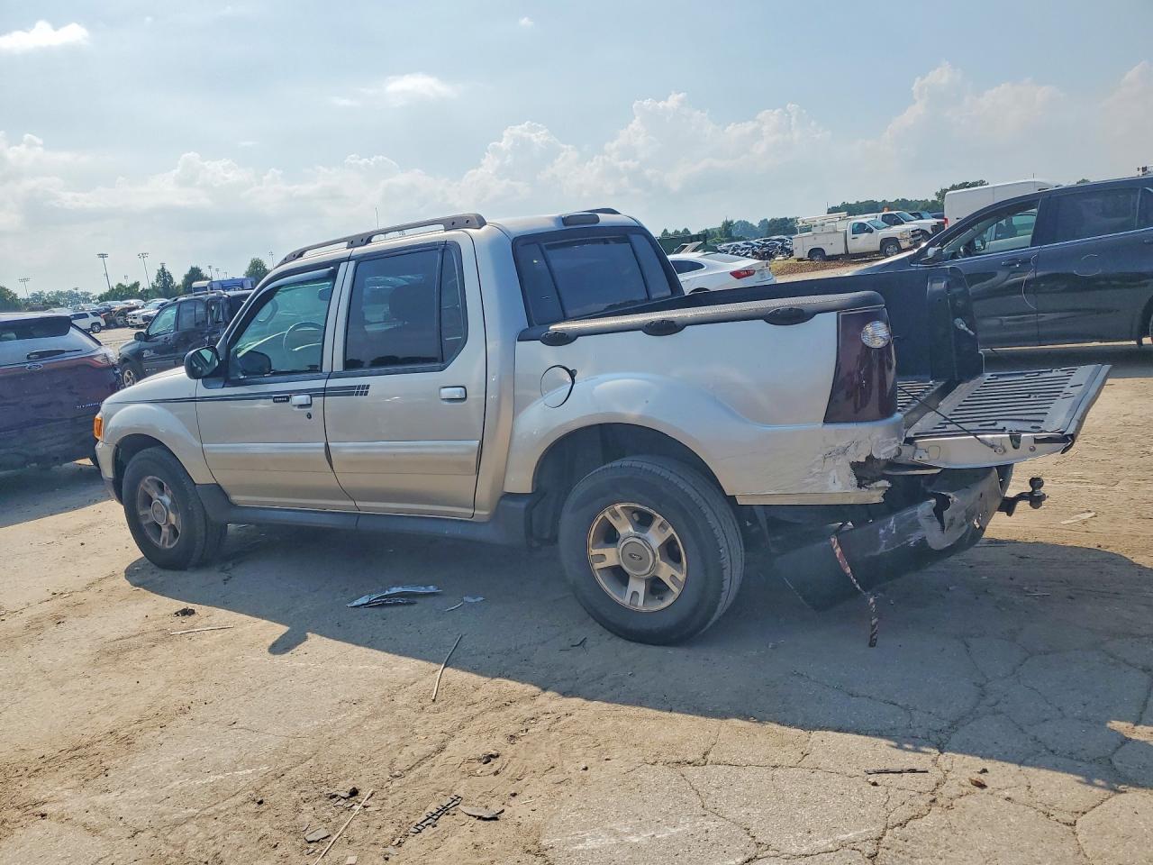 2003 Ford Explorer Sport Trac Серебряный vin: 1FMZU77E63UB66358