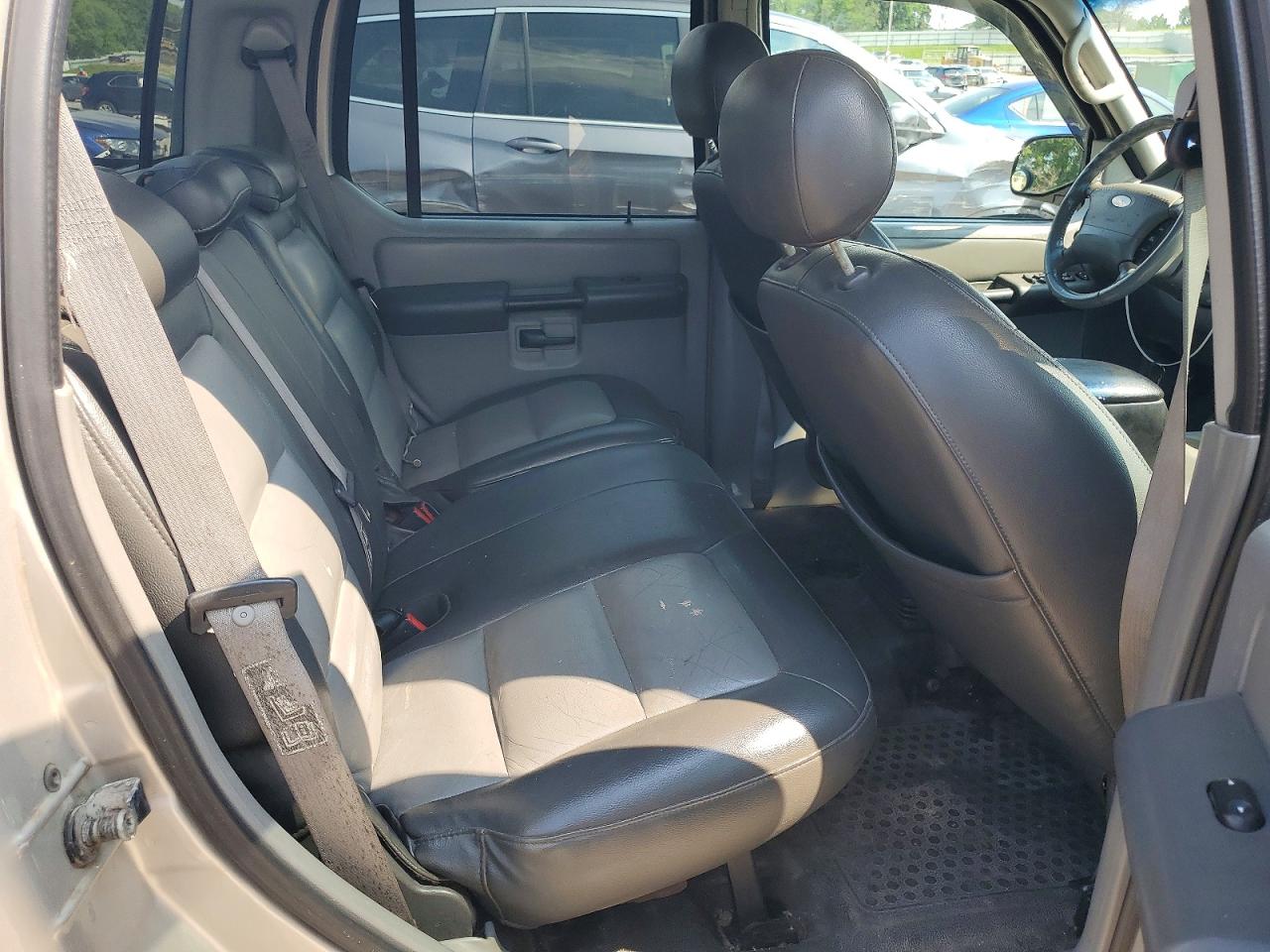 2003 Ford Explorer Sport Trac Серебряный vin: 1FMZU77E63UB66358