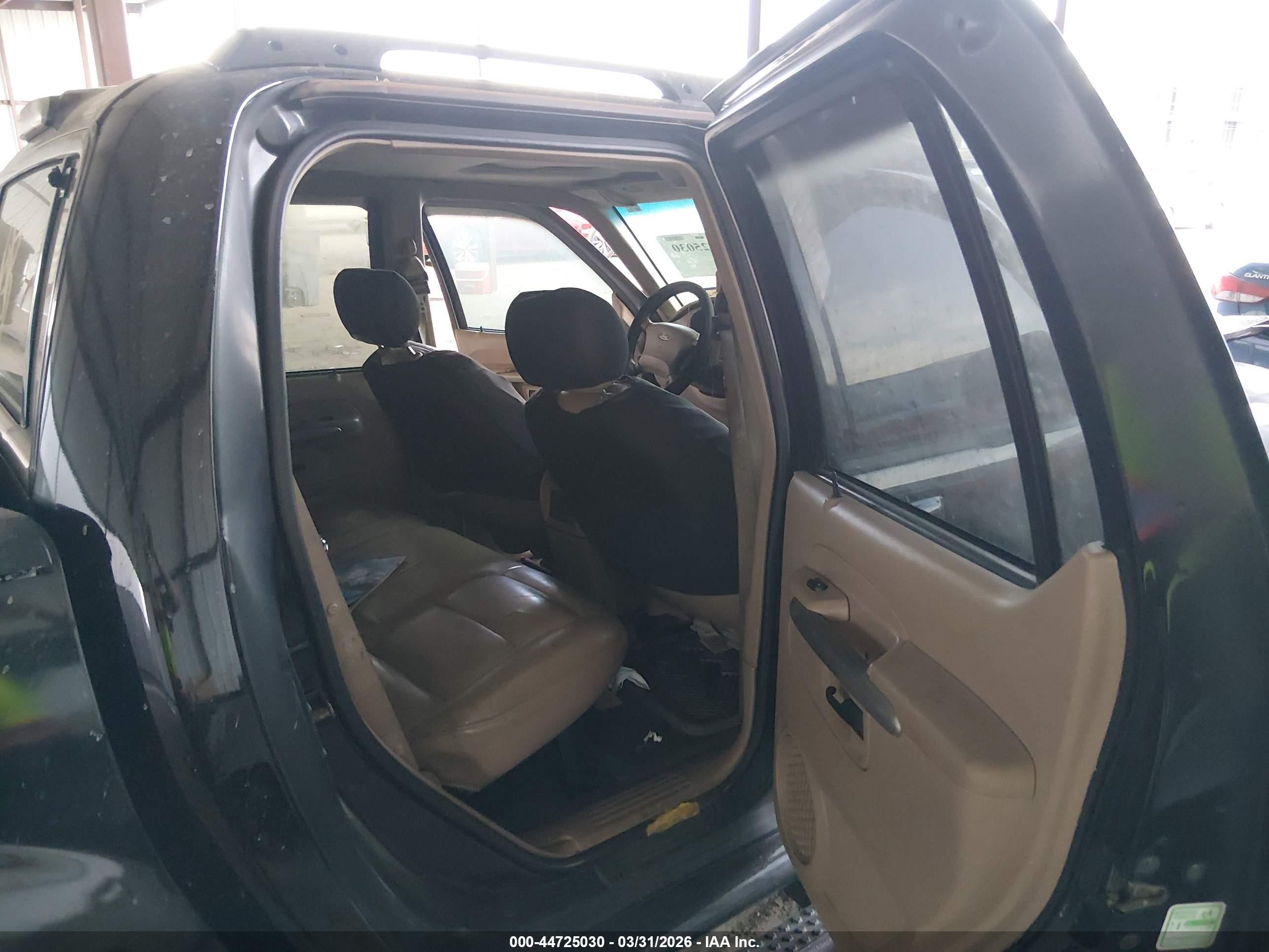 2001 Ford Explorer Sport Trac   Черный vin: 1FMZU77E71UB84249